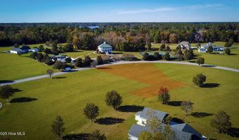 76 Club House Dr, Arapahoe, NC 28510
