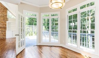 9360 Nesbit Lakes Dr, Alpharetta, GA 30022