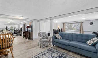 112 Center Ave, Middletown, RI 02842