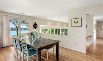 4 Alpond Dr, Newport, RI 02840