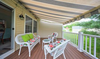 136 Thistle Pond Dr 136, Bloomfield, CT 06002