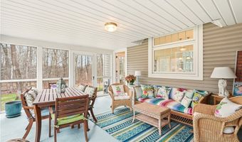 815 Centerville Trl, Aurora, OH 44202