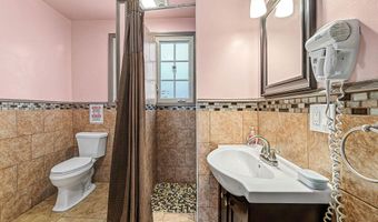2 N Montgomery Ave, Atlantic City, NJ 08401