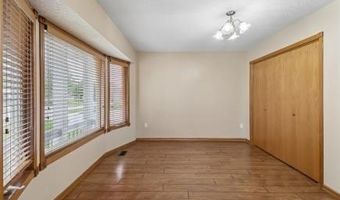 708 13th St SW, Altoona, IA 50009