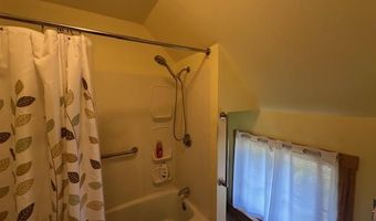 98 Bayview St, Belfast, ME 04915