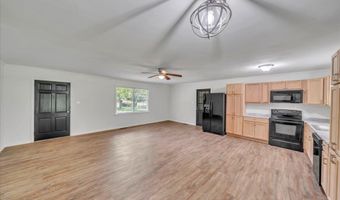 3104 Leggett Dr, Albany, GA 31721