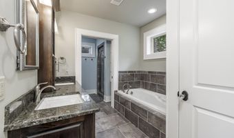 312 Riverside Dr, Arkadelphia, AR 71923