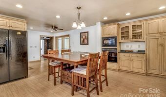 111 Hidden Pond Ln, Asheville, NC 28804