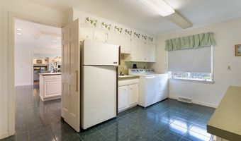 20 Parkhaven Dr, Amherst, NY 14228