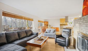 4024 IVA Ln, Annandale, VA 22003