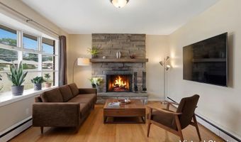 11 James Dr, Albany, NY 12211