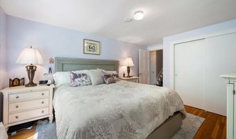118 Poplar St, Bangor, ME 04401
