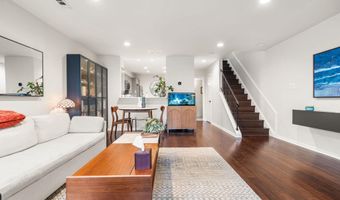 907 S ROLFE St 1A, Arlington, VA 22204