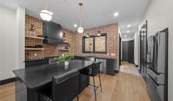 220 SE B St, Bentonville, AR 72712