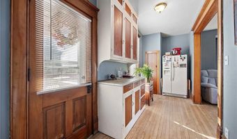 207 N Davis St, Anamosa, IA 52205