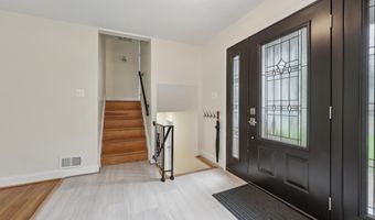 4907 CHANTICLEER Ave, Annandale, VA 22003