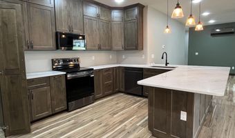121 N 9th St, Albia, IA 52531