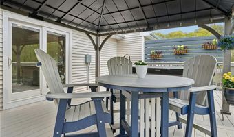 20 Oak Hill Dr, Exeter, RI 02822
