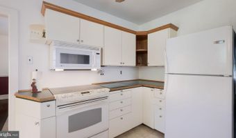 1081 WYNNWOOD Rd, Abington, PA 19001