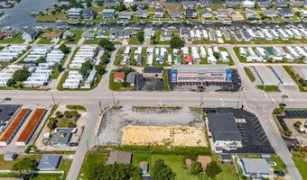 413 W Fort Macon Rd, Atlantic Beach, NC 28512