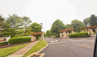 50 Lawrence Ave 50, Danbury, CT 06810
