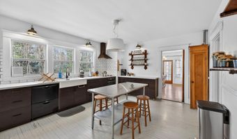 92 Pinewood Ave, Bethlehem, NH 03574