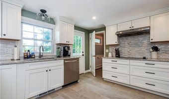 185 Brookhaven Rd, North Kingstown, RI 02852