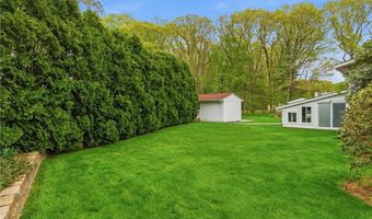 6 Bruce Dr, North Smithfield, RI 02896