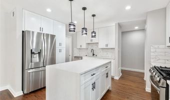 100 Little Rdg, Berkeley Lake, GA 30096
