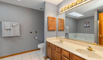 2051 Carlisle St, Algonquin, IL 60102