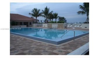 19900 E Country Club Dr 804, Aventura, FL 33180