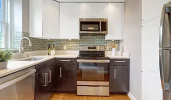 3052 S BUCHANAN St #C1, Arlington, VA 22206