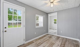 104 Willow Ln, Anderson, IN 46012