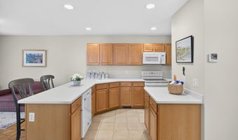 4 Hollyhock Knoll Ct 4, Bourne, MA 02532