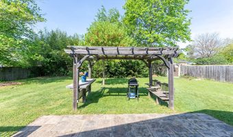 6712 HARRISON Ln, Alexandria, VA 22306