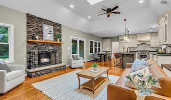 10 Greenwood Pl, Middletown, NJ 07748
