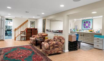 44 Tall Tree Rd, Middletown, NJ 07748
