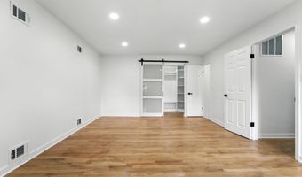 2339 N POWHATAN St, Arlington, VA 22205