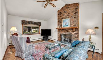 2 Sachem Dr, Cromwell, CT 06416