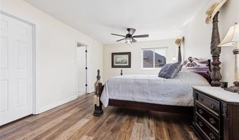 1710 Ridgeview Circle Dr, Ballwin, MO 63021