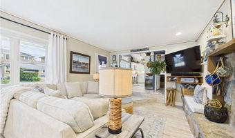 24 E Shore Rd, Narragansett, RI 02882