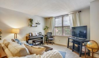 5000 BATTERY Ln 202, Bethesda, MD 20814