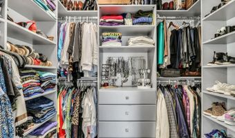 3227 N Heritage Ln, Arlington Heights, IL 60004