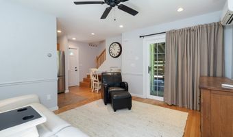 80 River Rd, Clinton, CT 06413
