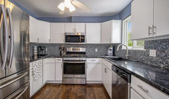 646 Dellwood Dr, Ann Arbor, MI 48103