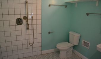 5008 REGINA Dr, Annandale, VA 22003