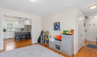 101 Austin Meadows Ln, North Kingstown, RI 02852