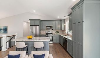 10 Sherwood Ave, North Providence, RI 02911