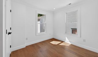 11 COLLEGE Ave, Annapolis, MD 21401