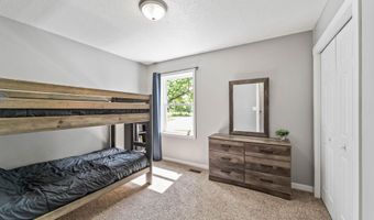 2401 White Oak Dr, Ames, IA 50014